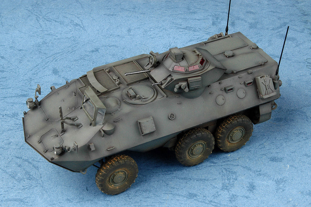 Trumpeter Canadian AVGP Grizzly (Early) (1:35)