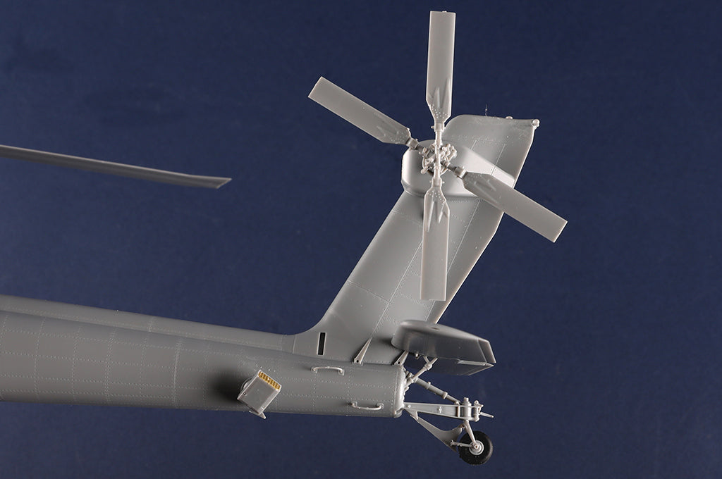 Trumpeter AH-64A Apache Early (1:35)