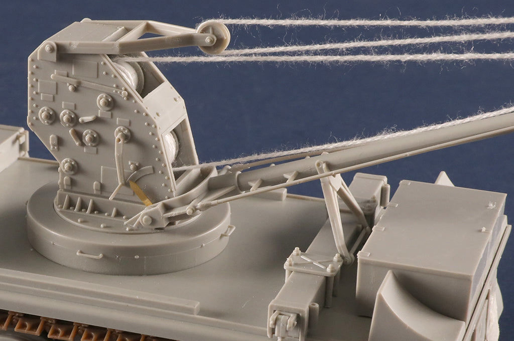 Trumpeter Schwerer Zugkraftwagen 18 t with 6 t Billstein-Crane, Sd.Kfz.9/1 (1:35)