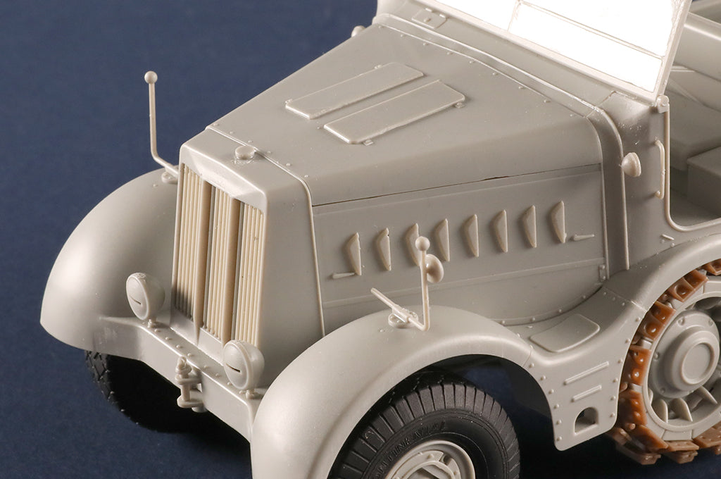 Trumpeter Schwerer Zugkraftwagen 18 t with 6 t Billstein-Crane, Sd.Kfz.9/1 (1:35)