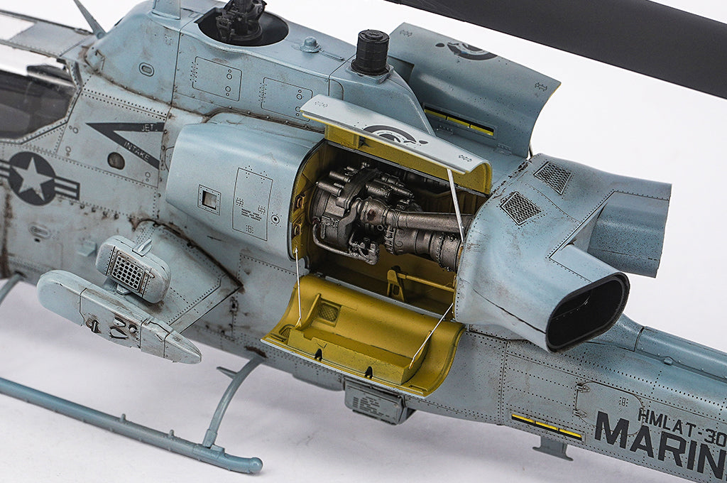 Trumpeter AH-1W Super Cobra (Turned Exhaust) (1:35)