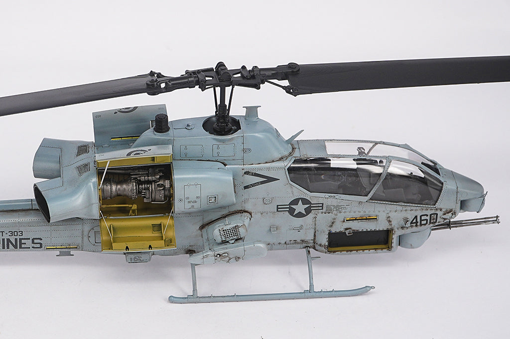 Trumpeter AH-1W Super Cobra (Turned Exhaust) (1:35)