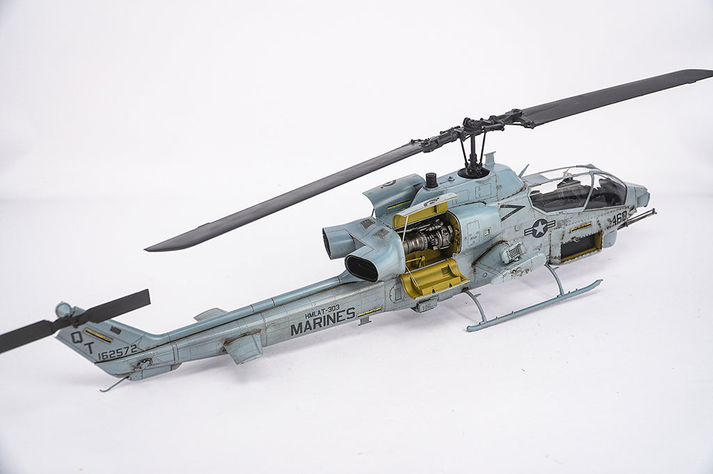 Trumpeter AH-1W Super Cobra (Turned Exhaust) (1:35)
