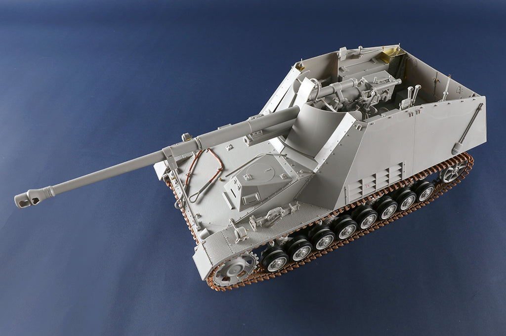 Trumpeter German Sd.Kfz.164 Nashorn (1:16)