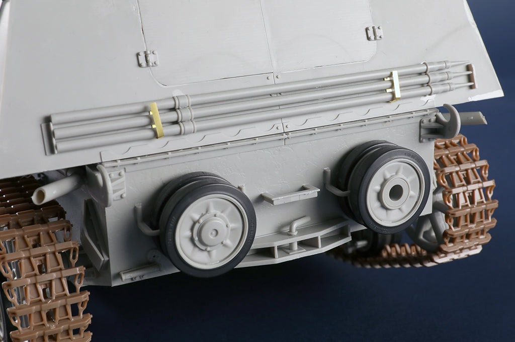 Trumpeter German Sd.Kfz.164 Nashorn (1:16)