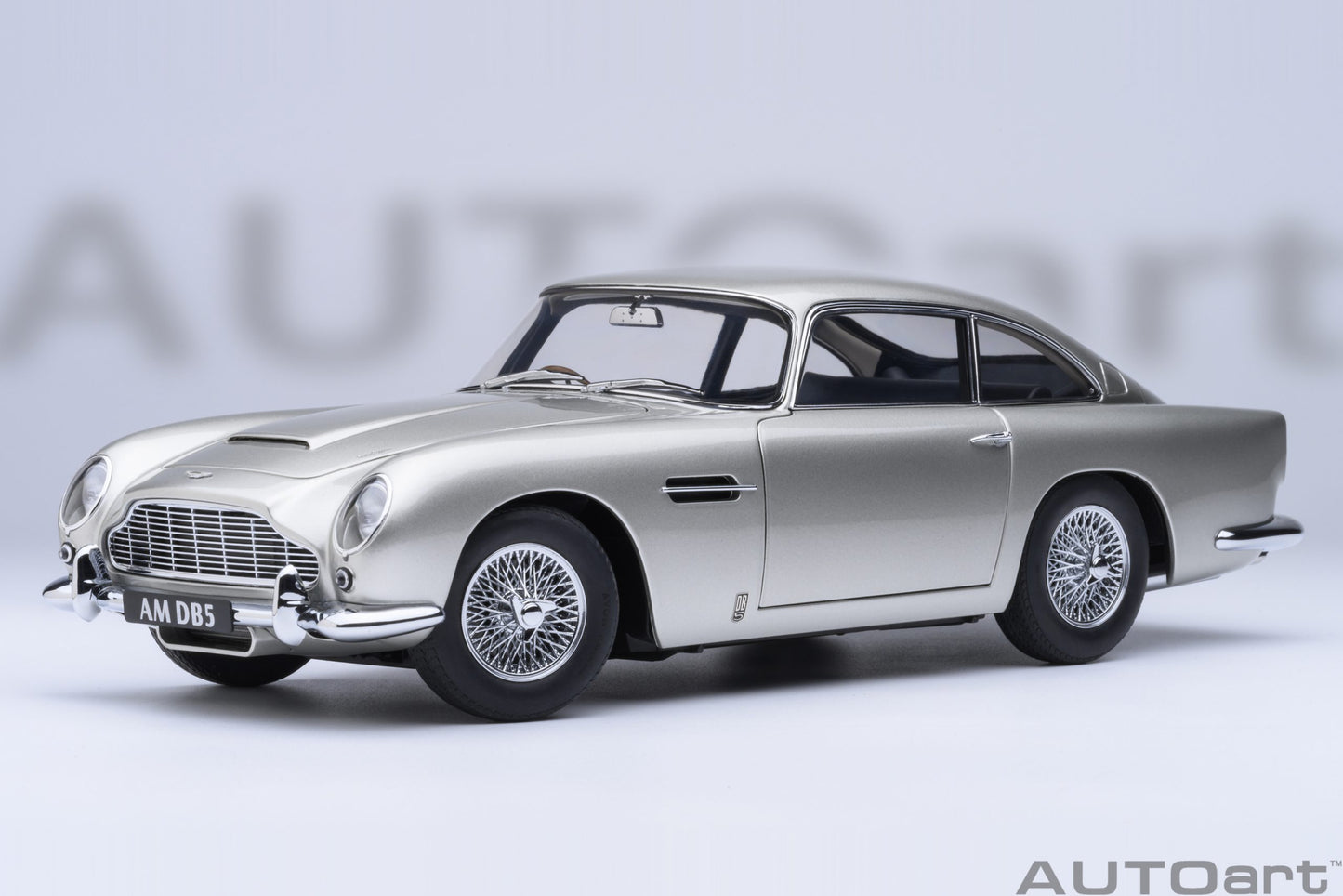 AUTOart Aston Martin DB5 - Birch Silver (1:18)