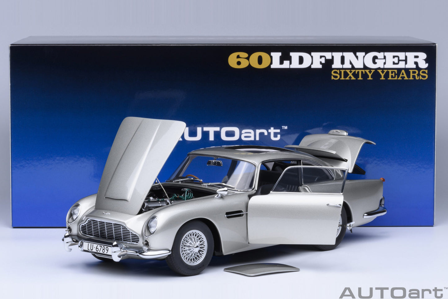 AUTOart Aston Martin DB5 - 007 Goldfinger (with Weapons) - Silver (1:18)