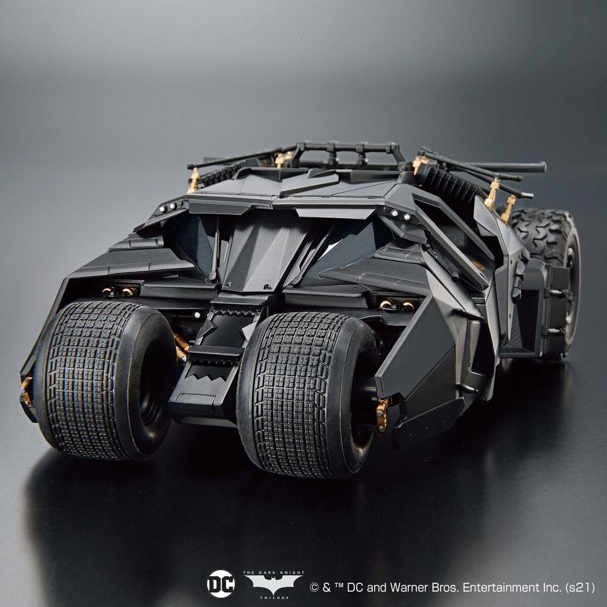 Bandai Batmobile (Batman Begins Version) (1:35)