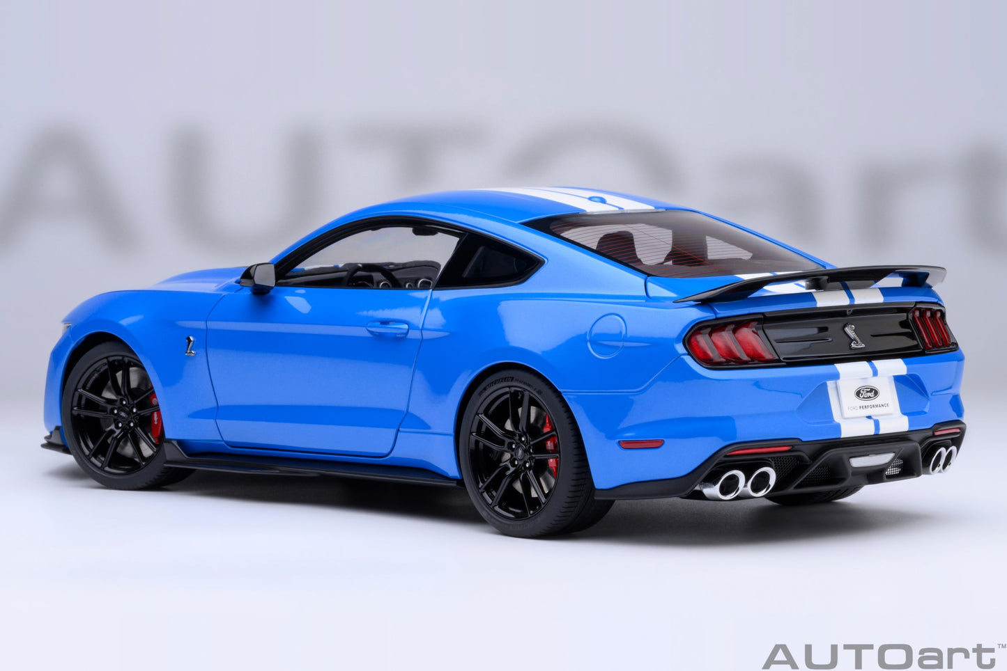 AUTOart Ford Mustang Shelby GT500 - Grabber Blue (1:18)