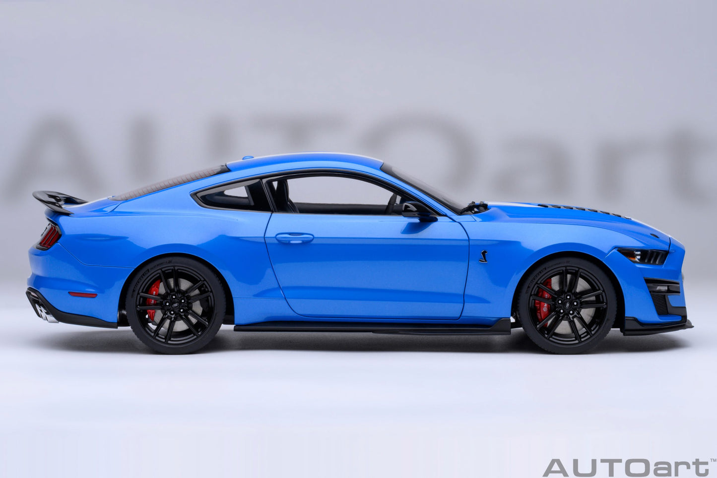 AUTOart Ford Mustang Shelby GT500 - Grabber Blue (1:18)