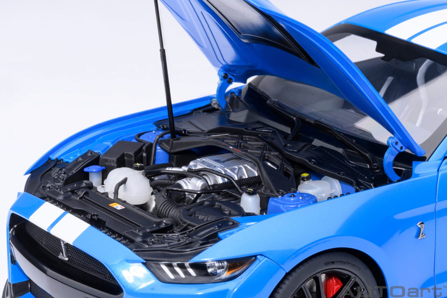 AUTOart Ford Mustang Shelby GT500 - Grabber Blue (1:18)