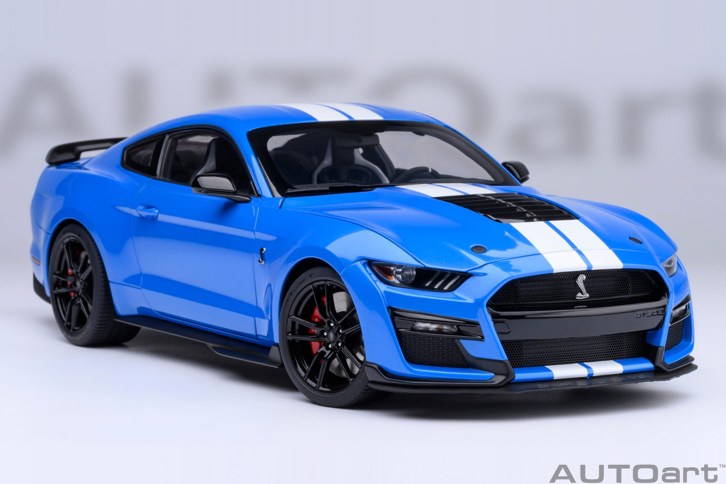 AUTOart Ford Mustang Shelby GT500 - Grabber Blue (1:18)