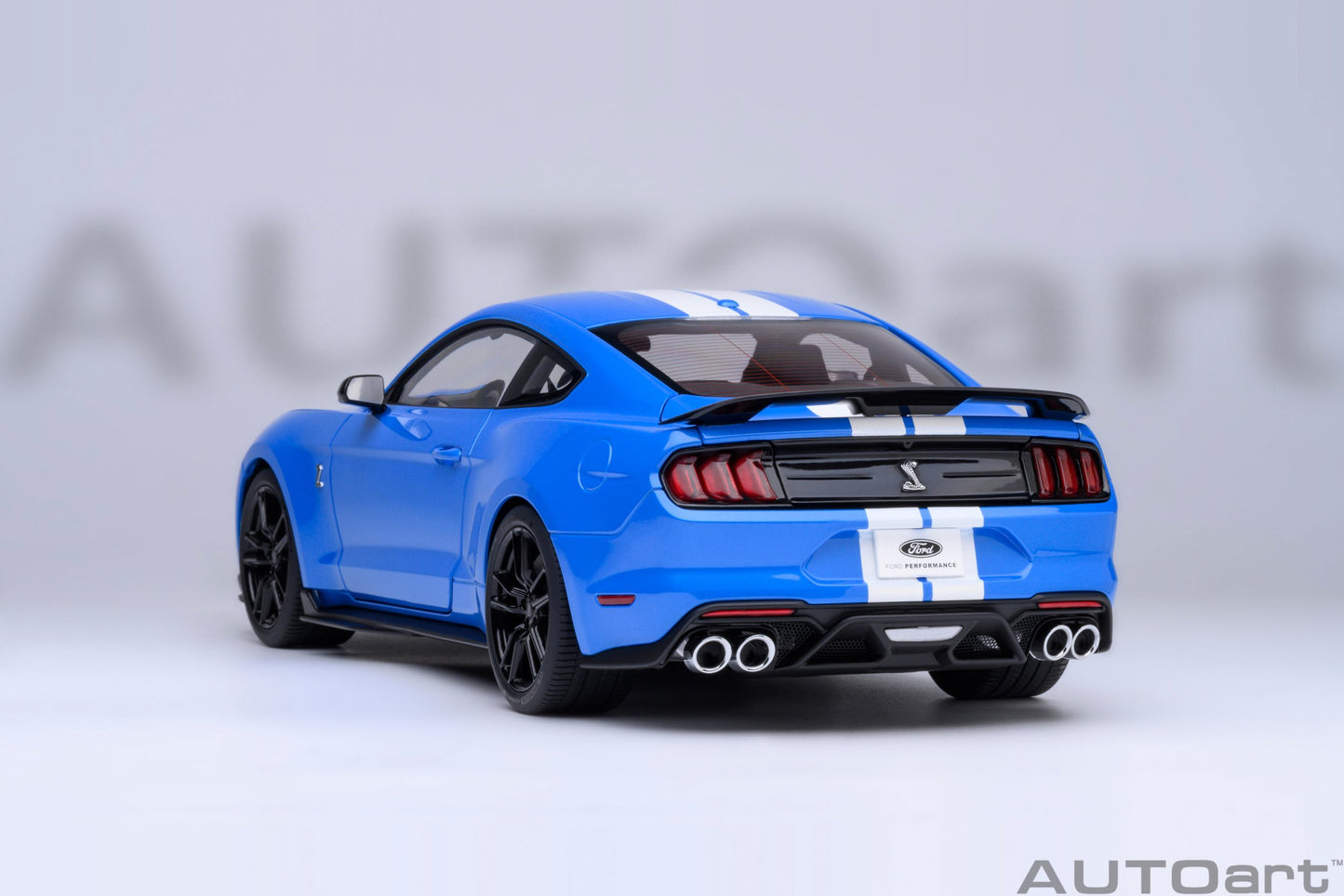 AUTOart Ford Mustang Shelby GT500 - Grabber Blue (1:18)