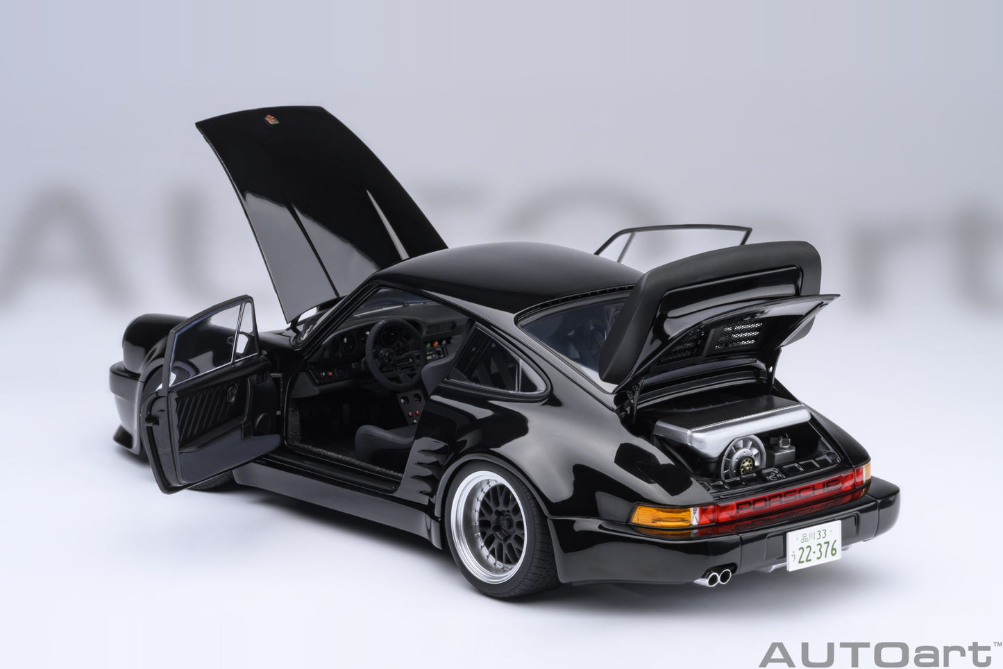 AUTOart Porsche 911(930) Turbo - Wangan Midnight "Blackbird" Comic #1 Version (1:18)