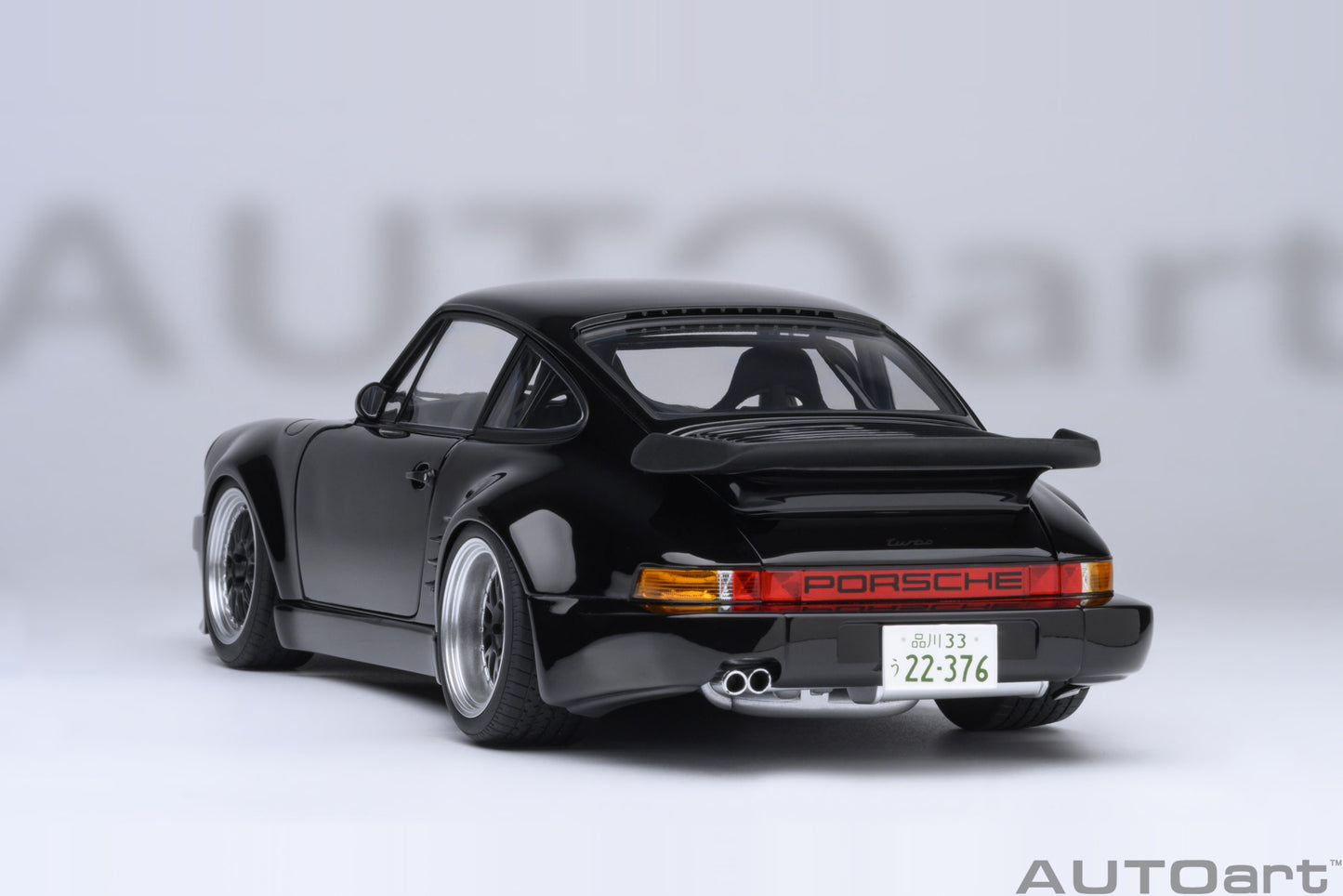 AUTOart Porsche 911(930) Turbo - Wangan Midnight "Blackbird" Comic #1 Version (1:18)