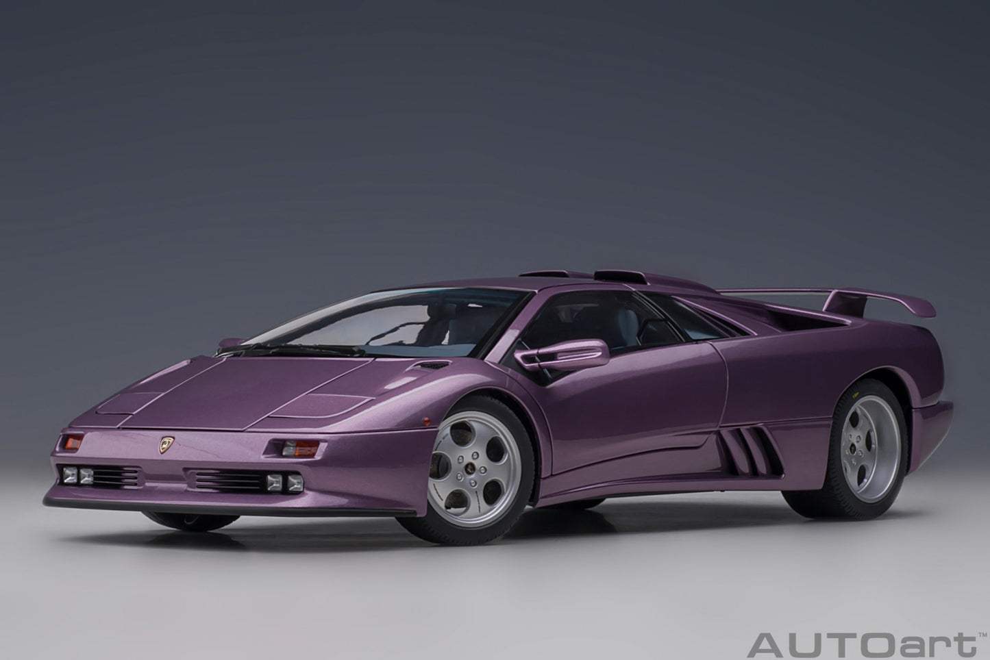 AUTOart Lamborghini Diablo SE30 JOTA - Viola SE30 / Metallic Purple (1:18)