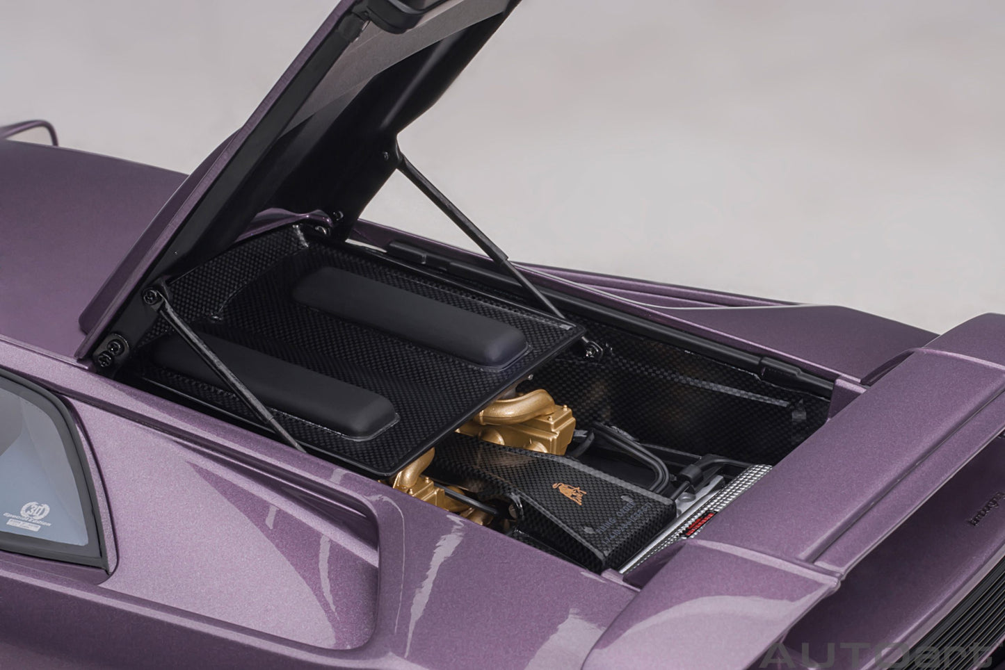 AUTOart Lamborghini Diablo SE30 JOTA - Viola SE30 / Metallic Purple (1:18)