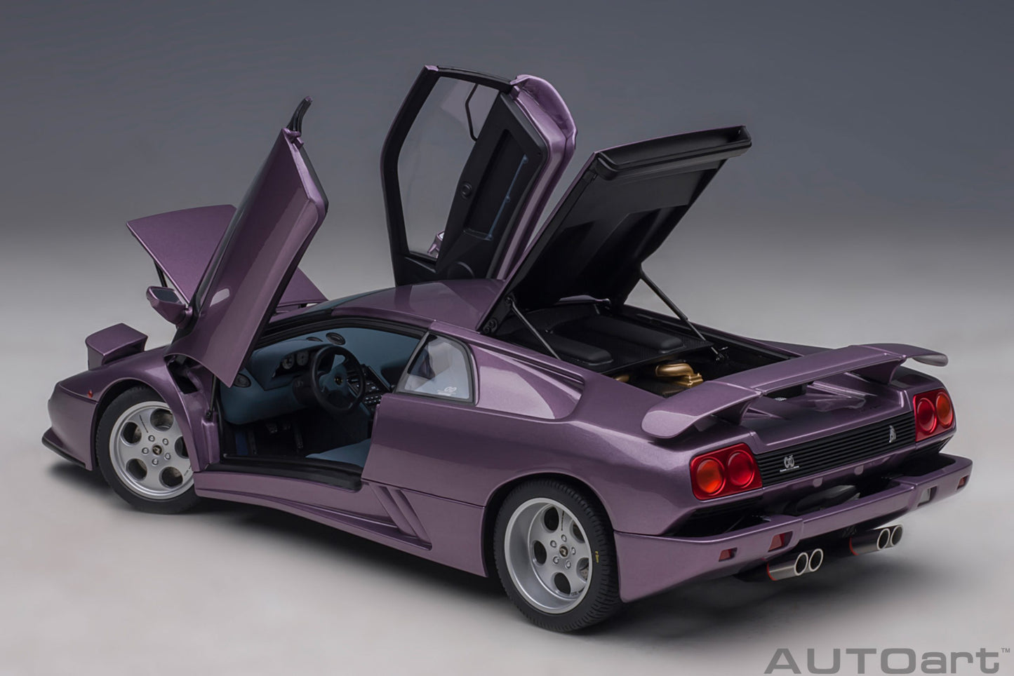 AUTOart Lamborghini Diablo SE30 JOTA - Viola SE30 / Metallic Purple (1:18)