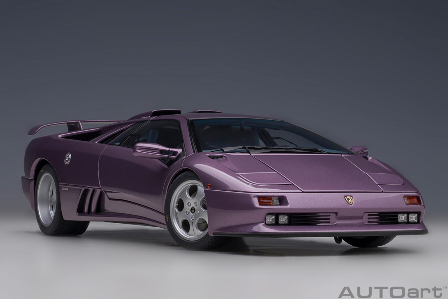 AUTOart Lamborghini Diablo SE30 JOTA - Viola SE30 / Metallic Purple (1:18)