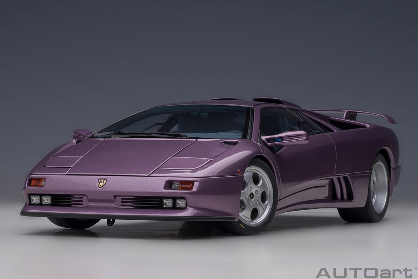 AUTOart Lamborghini Diablo SE30 JOTA - Viola SE30 / Metallic Purple (1:18)