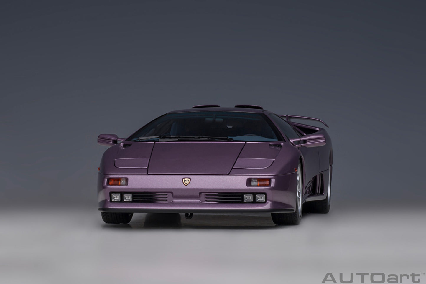 AUTOart Lamborghini Diablo SE30 JOTA - Viola SE30 / Metallic Purple (1:18)