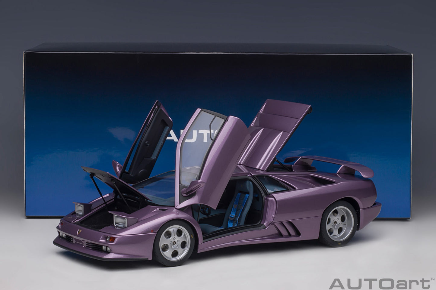 AUTOart Lamborghini Diablo SE30 JOTA - Viola SE30 / Metallic Purple (1:18)