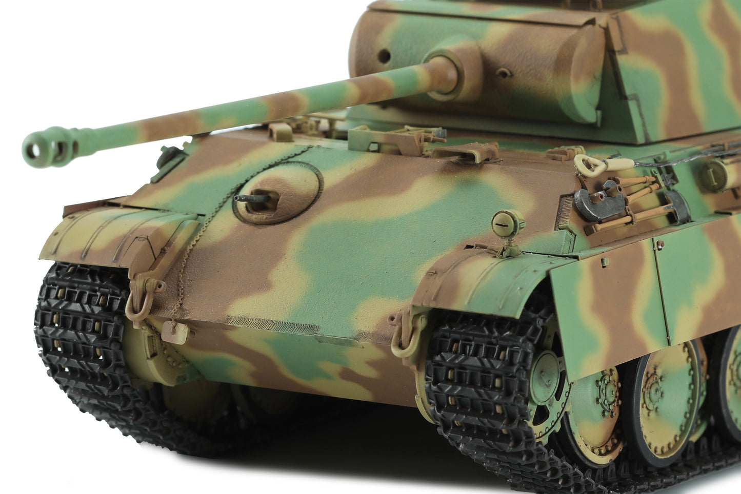 Meng Model German Medium Tank Panther Sd.Kfz.171 Ausf.G Early/Ausf.G with Air Defense Armor (1:35)