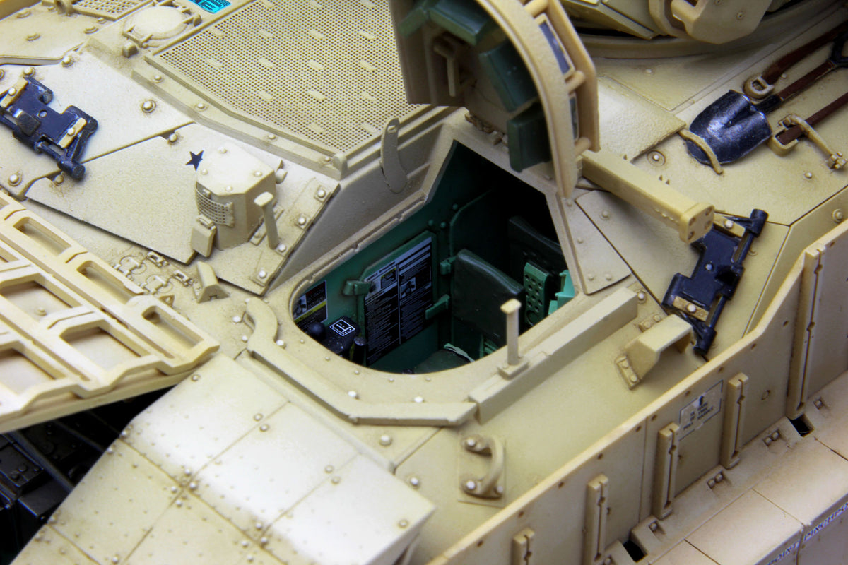 Meng Model U.S. Infantry Fighting Vehicle M2A3 Bradley with BUSK III (1:35)