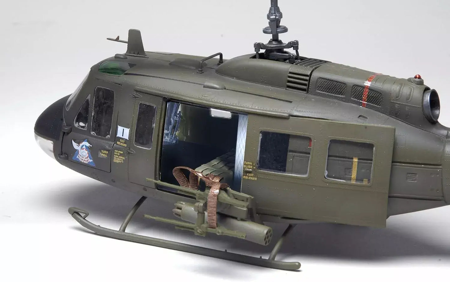 Revell UH-1D Huey Gunship (1:32)