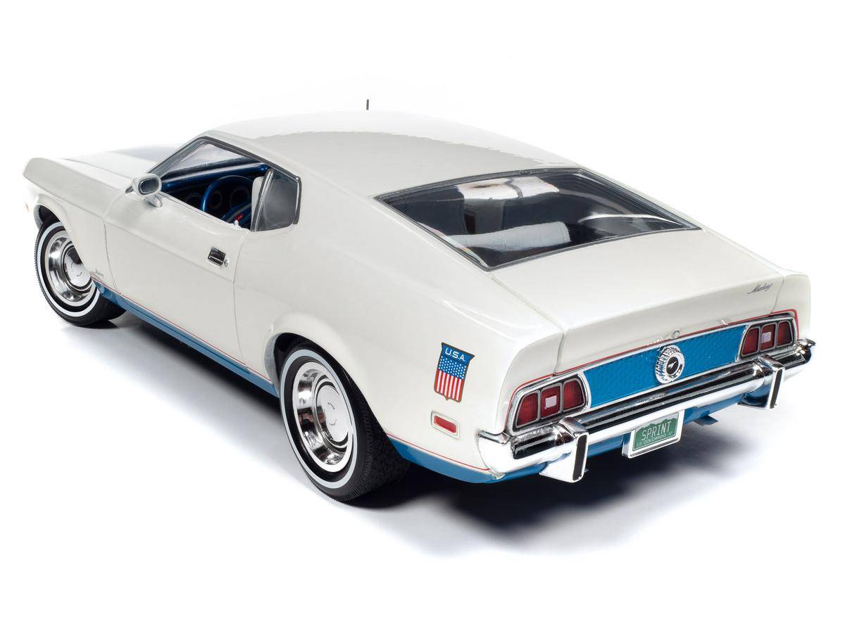 Auto World 1972 Ford Mustang Sprint - White (1:18)
