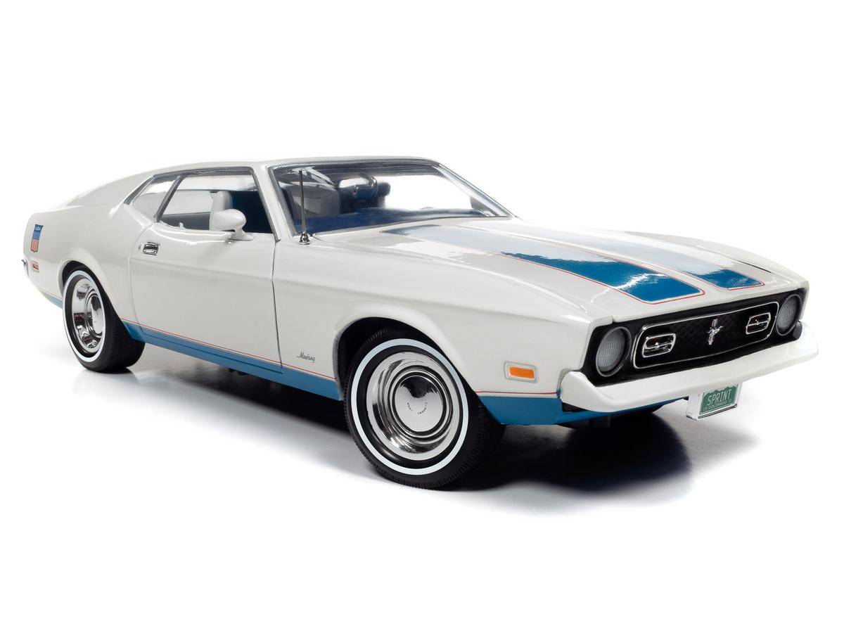 Auto World 1972 Ford Mustang Sprint - White (1:18)