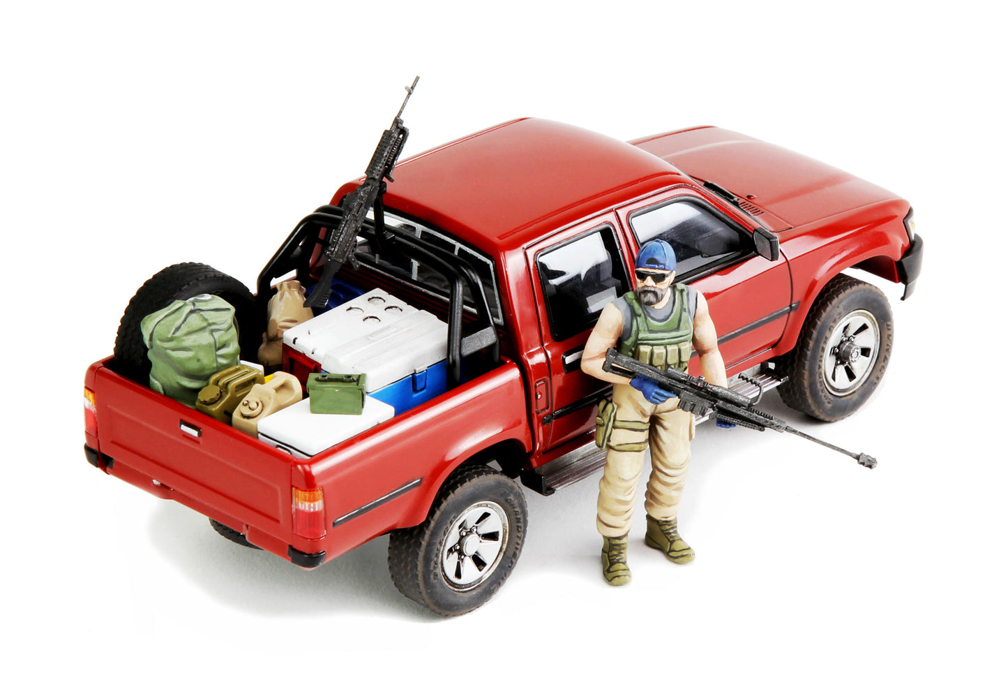 Meng Model Pick Up with Equipment (1:35)