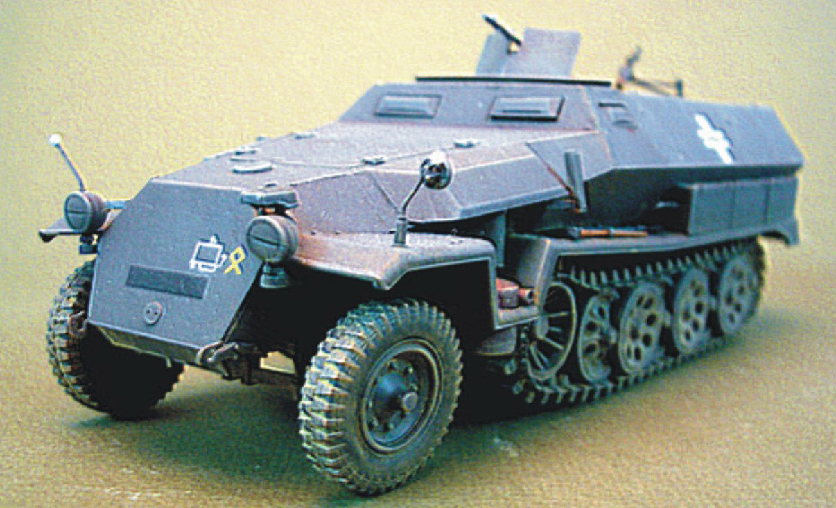 AFV Club German Sd.Kfz.251/1 Ausf.C (1:35)