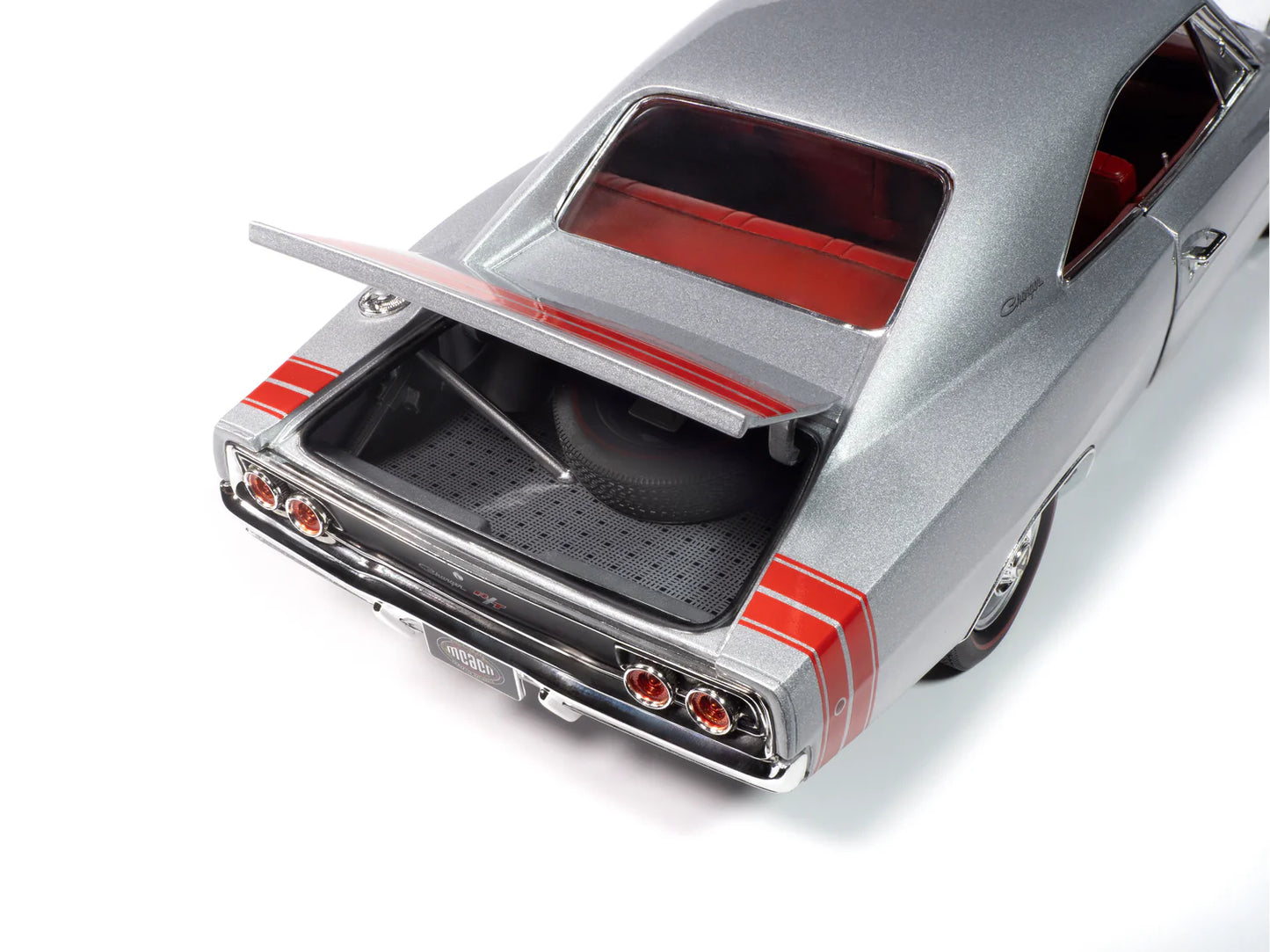 Auto World MCACN 1968 Dodge Charger R/T - Silver (1:18)