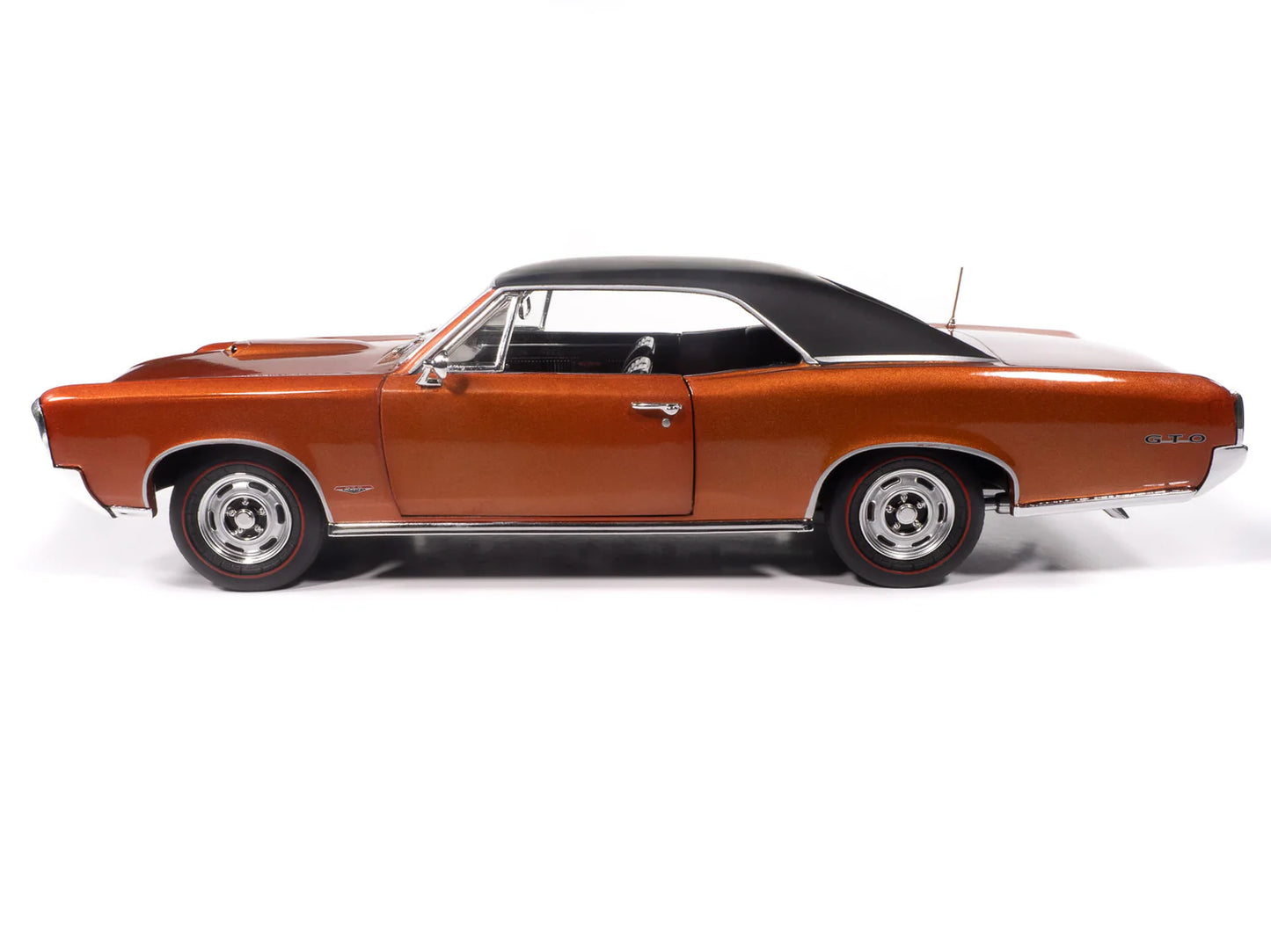 Auto World Hemmings Muscle Machines 1966 Pontiac GTO - Copper Blaze (1:18)