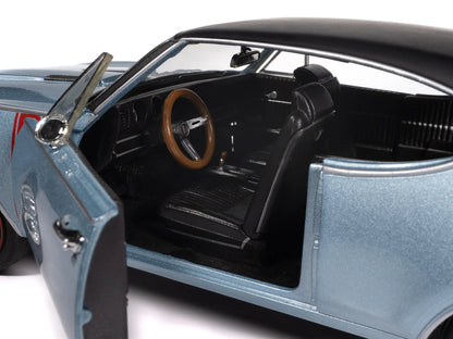 Auto World 1968 Oldsmobile 442 W30 Holiday Coupe - Teal Frost (1:18)