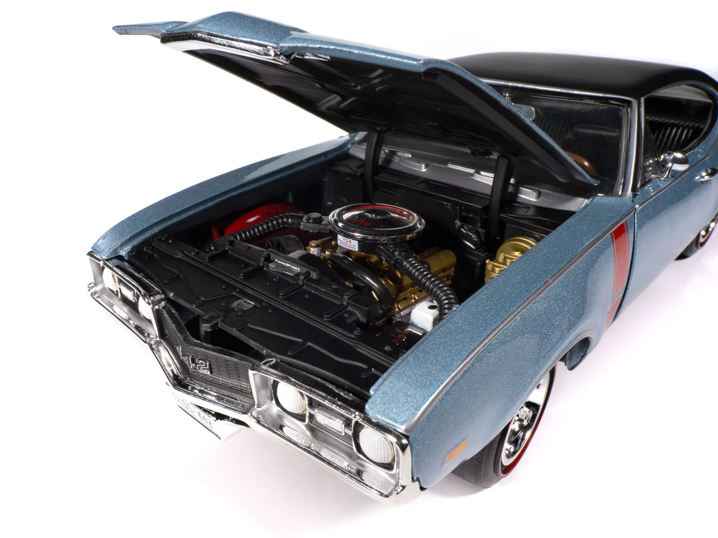 Auto World 1968 Oldsmobile 442 W30 Holiday Coupe - Teal Frost (1:18)
