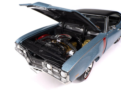 Auto World 1968 Oldsmobile 442 W30 Holiday Coupe - Teal Frost (1:18)