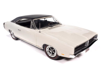 Auto World 1969 Dodge Charger R/T - White (1:18)