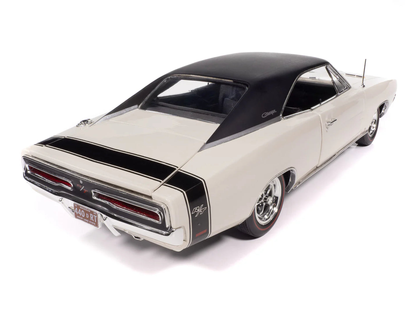 Auto World 1969 Dodge Charger R/T - White (1:18)