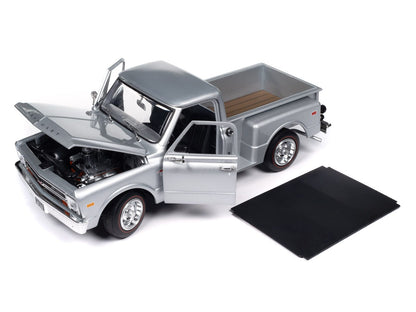 Auto World 1968 Chevy C10 Stepside - Silver Poly (1:18)