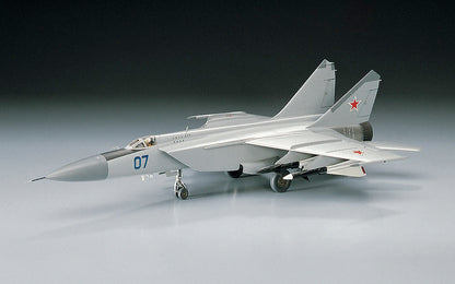 Hasegawa MiG-25 Foxbat (Russian Air Force interceptor) (1:72)
