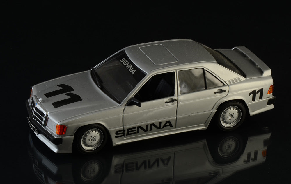 Italeri Mercedes-Benz 190E 2.3 16v (1:24)