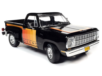 Auto World 1980 Dodge D150 Pick-M-Up Utiline (1:18)