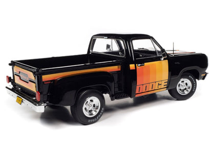 Auto World 1980 Dodge D150 Pick-M-Up Utiline (1:18)