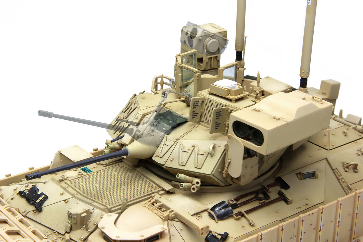 Meng Model U.S. Infantry Fighting Vehicle M2A3 Bradley with BUSK III (1:35)