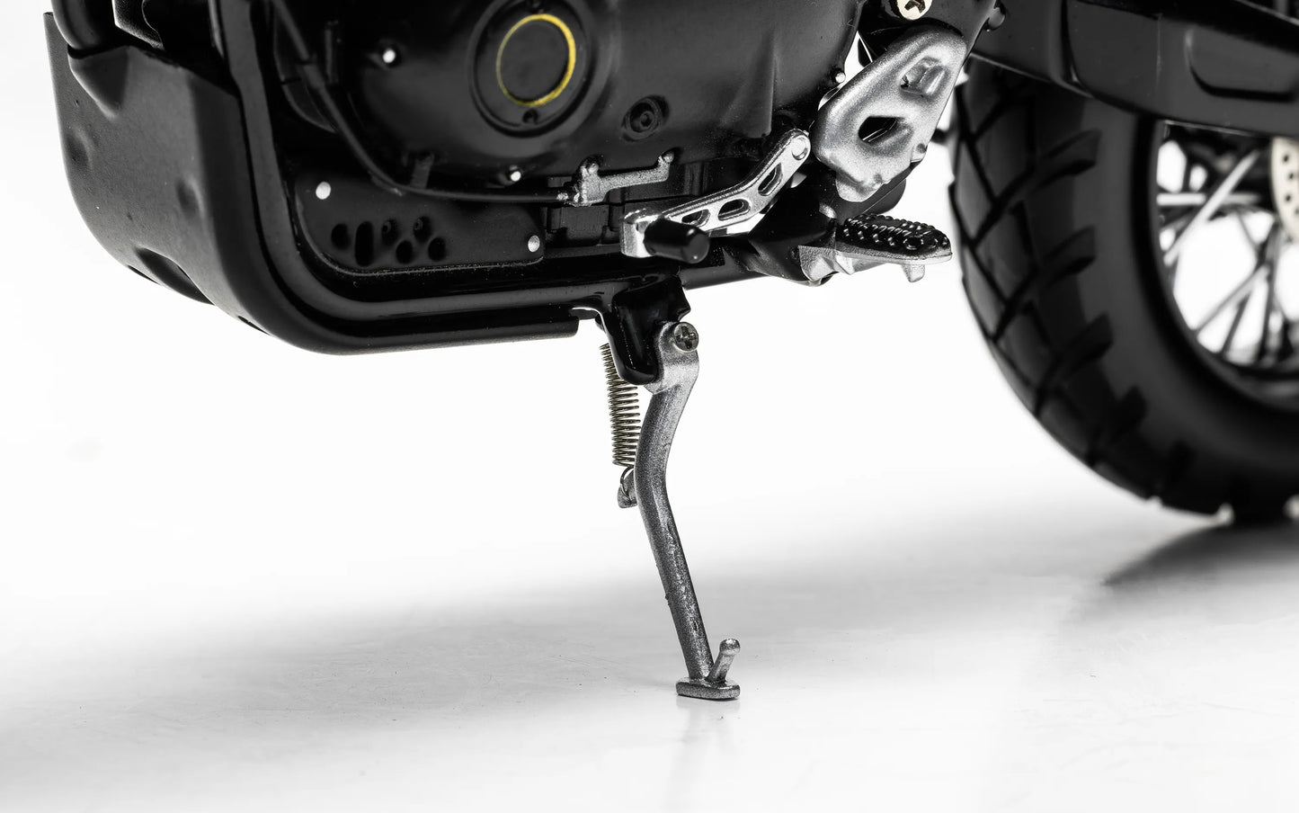 Corgi 007 Bond Edition Triumph Scrambler 1200 (1:12)