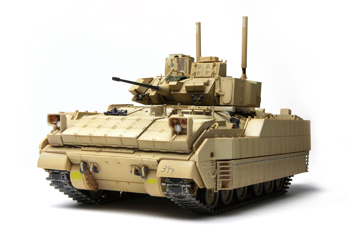 Meng Model U.S. Infantry Fighting Vehicle M2A3 Bradley with BUSK III (1:35)