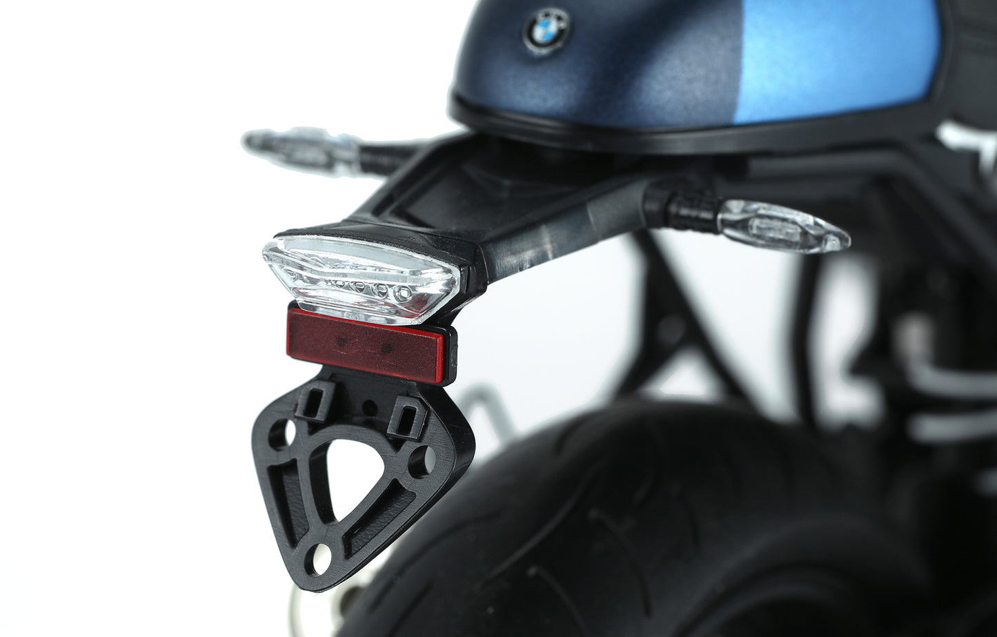 Meng Model BMW R nineT - Option 719 Mars Red / Cosmic Blue (1:9)