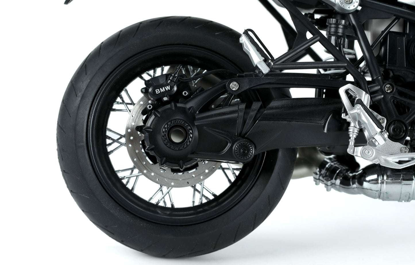 Meng Model BMW R nineT - Option 719 Mars Red / Cosmic Blue (1:9)